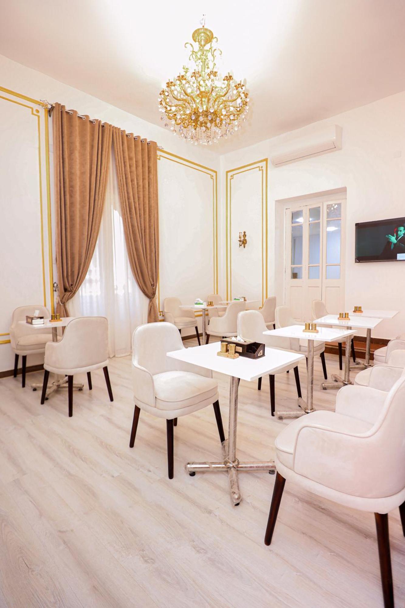 Downtown Antique Hotel Кайро Екстериор снимка
