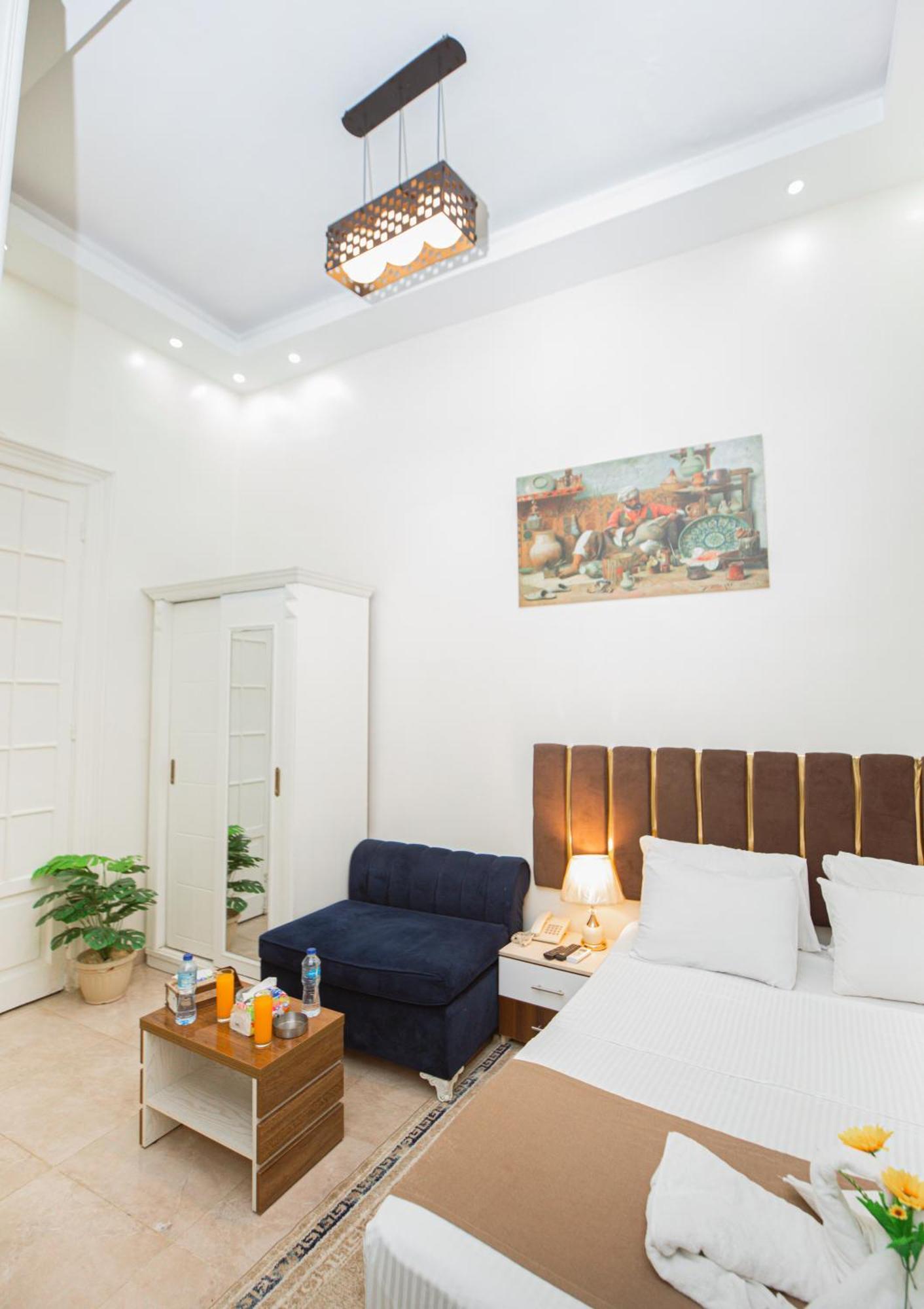 Downtown Antique Hotel Кайро Екстериор снимка