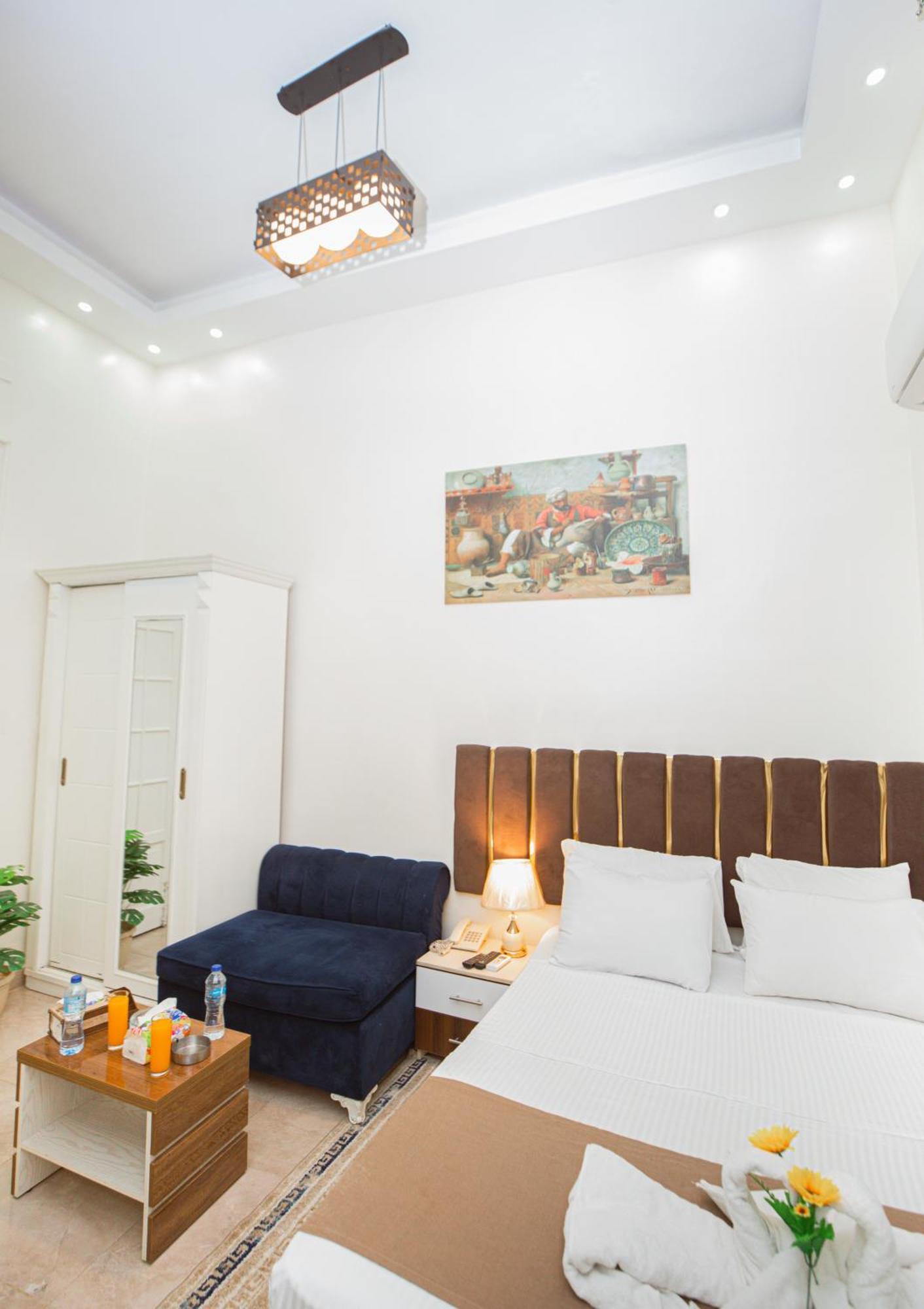 Downtown Antique Hotel Кайро Екстериор снимка