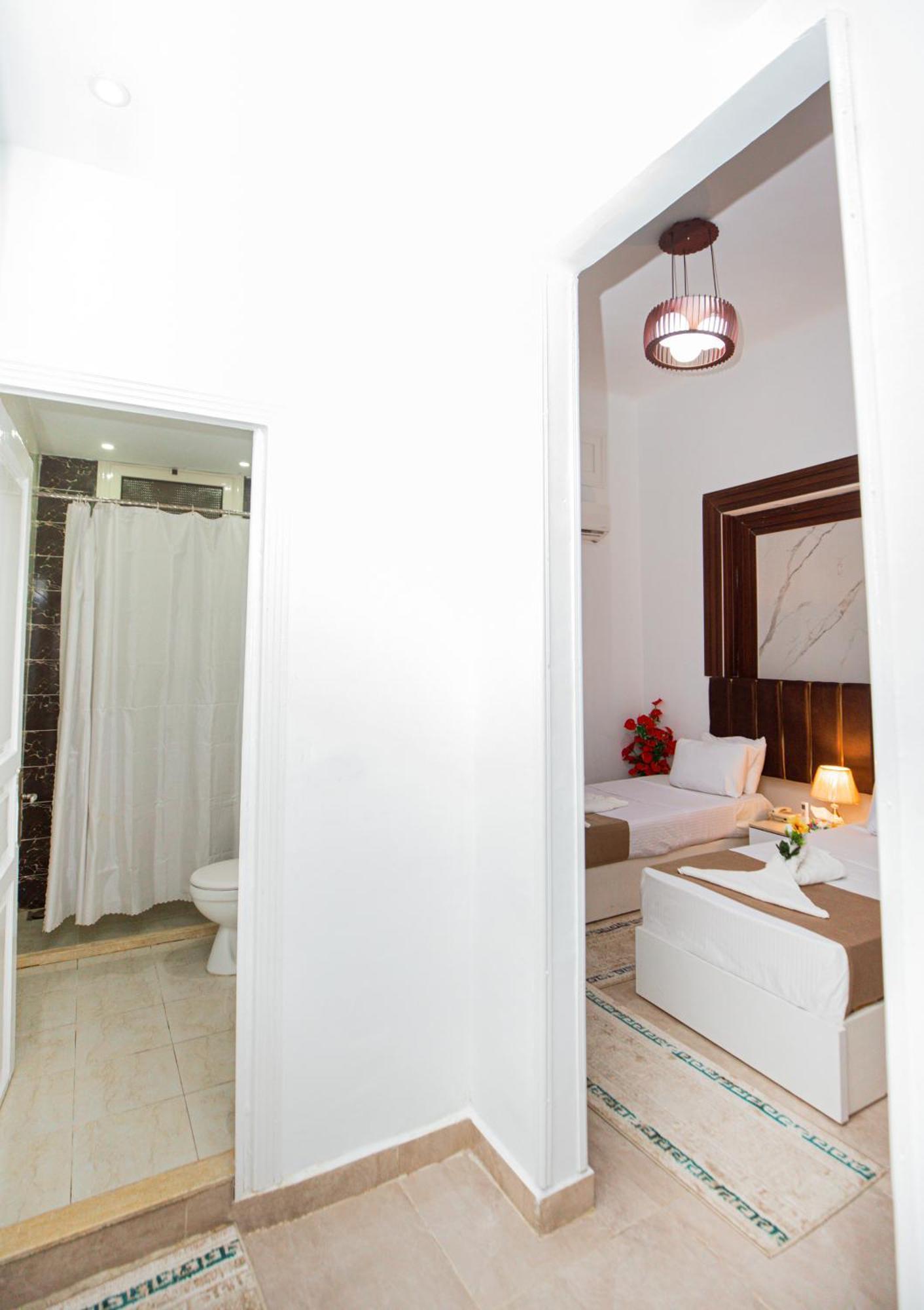 Downtown Antique Hotel Кайро Екстериор снимка