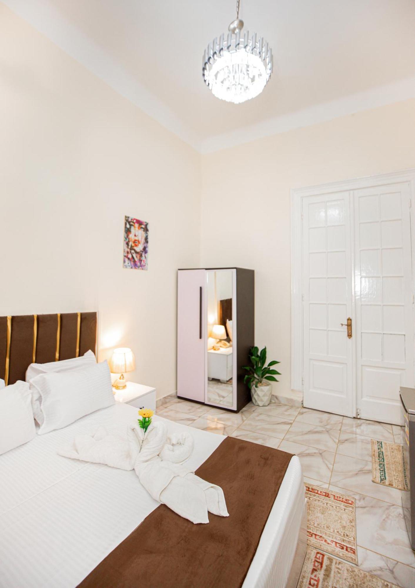 Downtown Antique Hotel Кайро Екстериор снимка