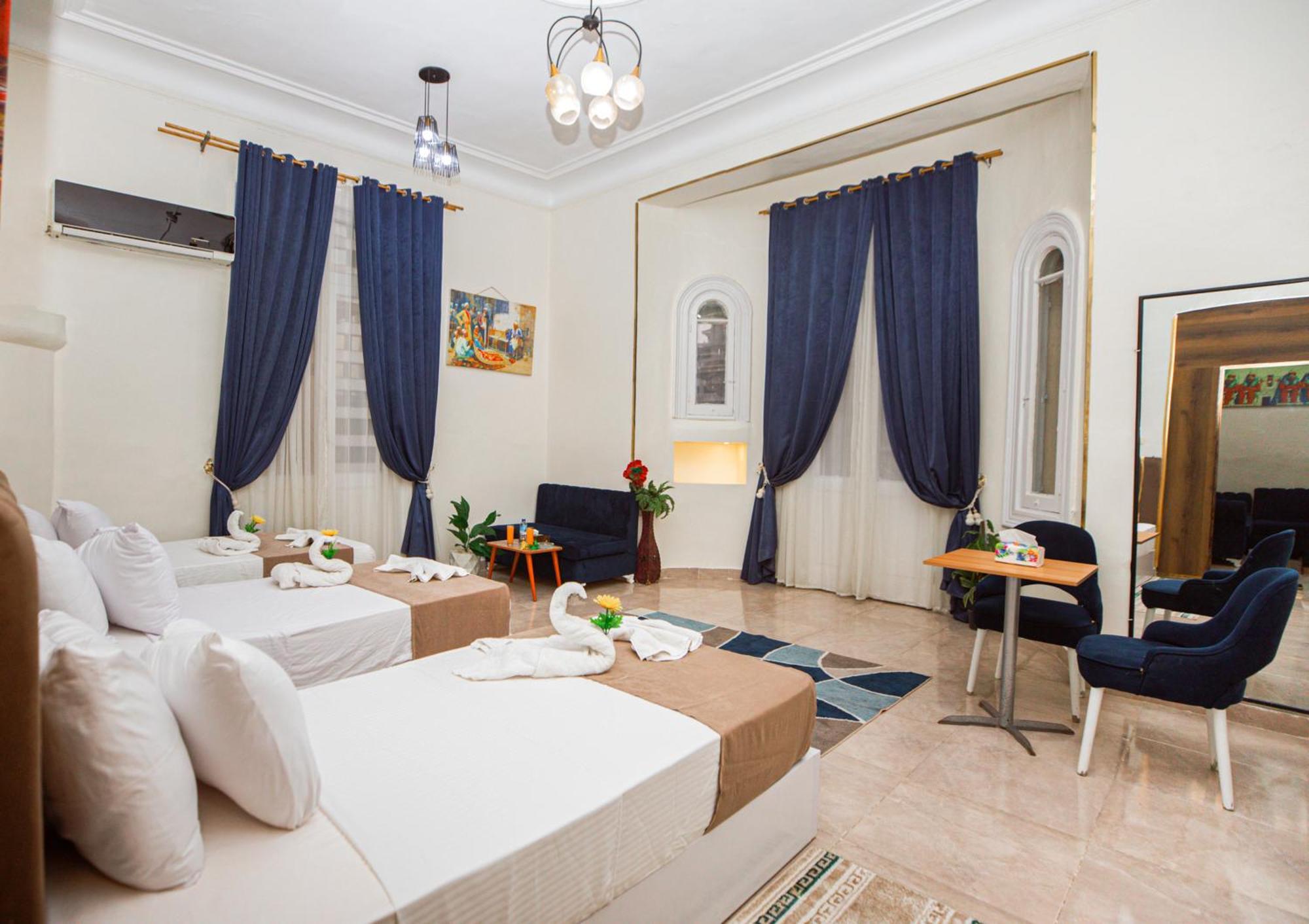 Downtown Antique Hotel Кайро Екстериор снимка