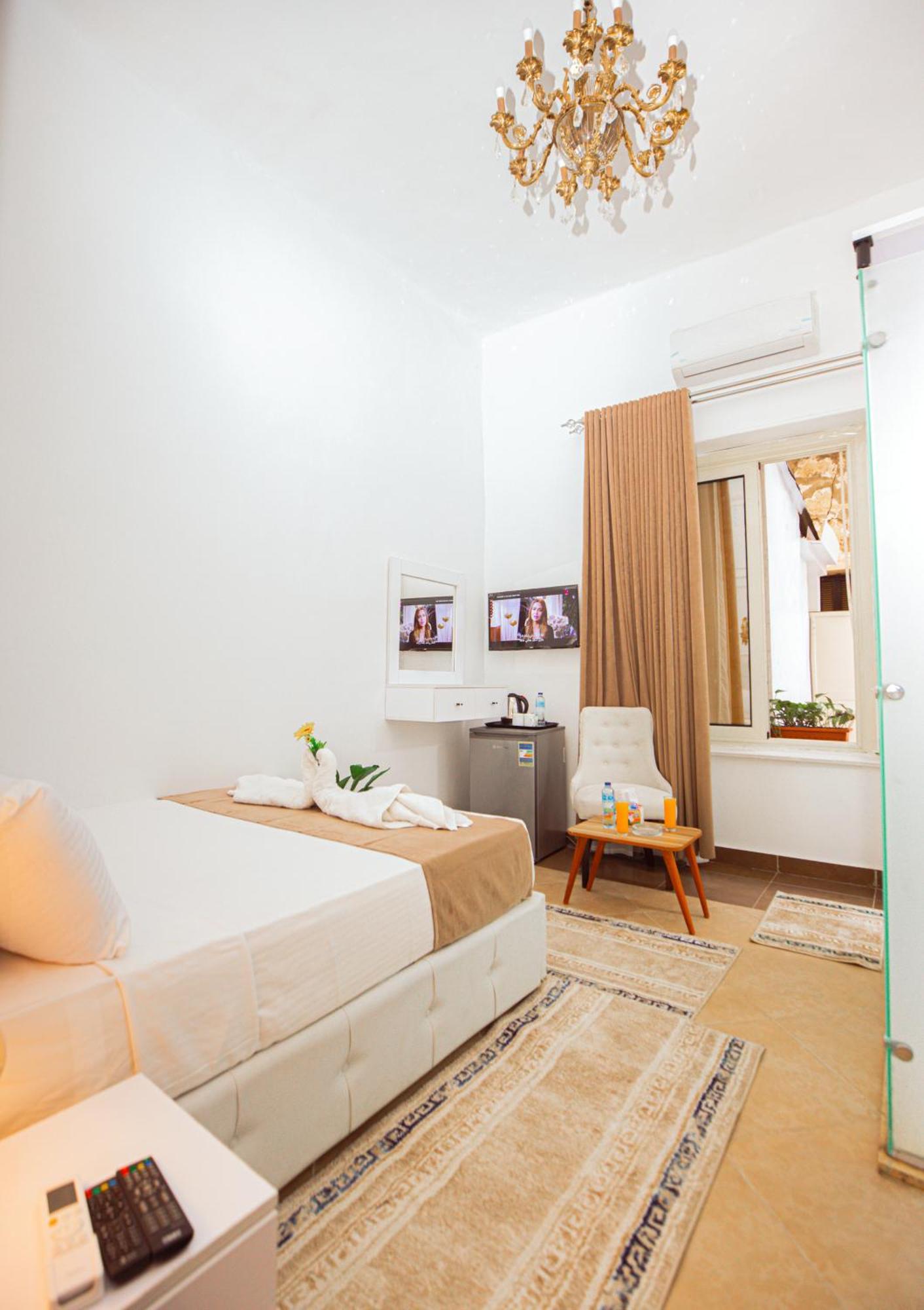 Downtown Antique Hotel Кайро Екстериор снимка