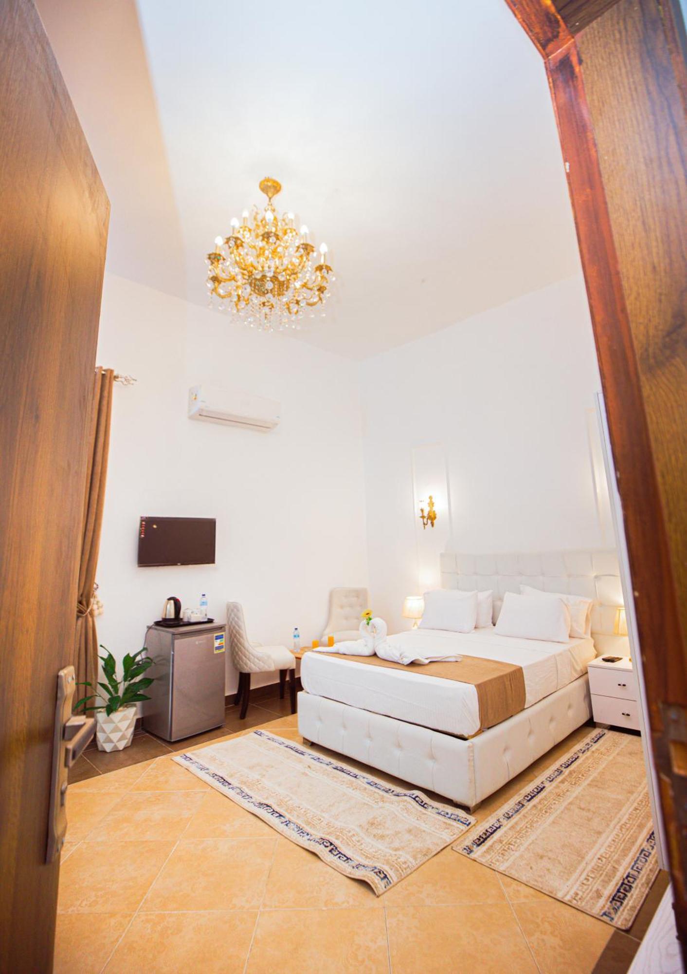 Downtown Antique Hotel Кайро Екстериор снимка