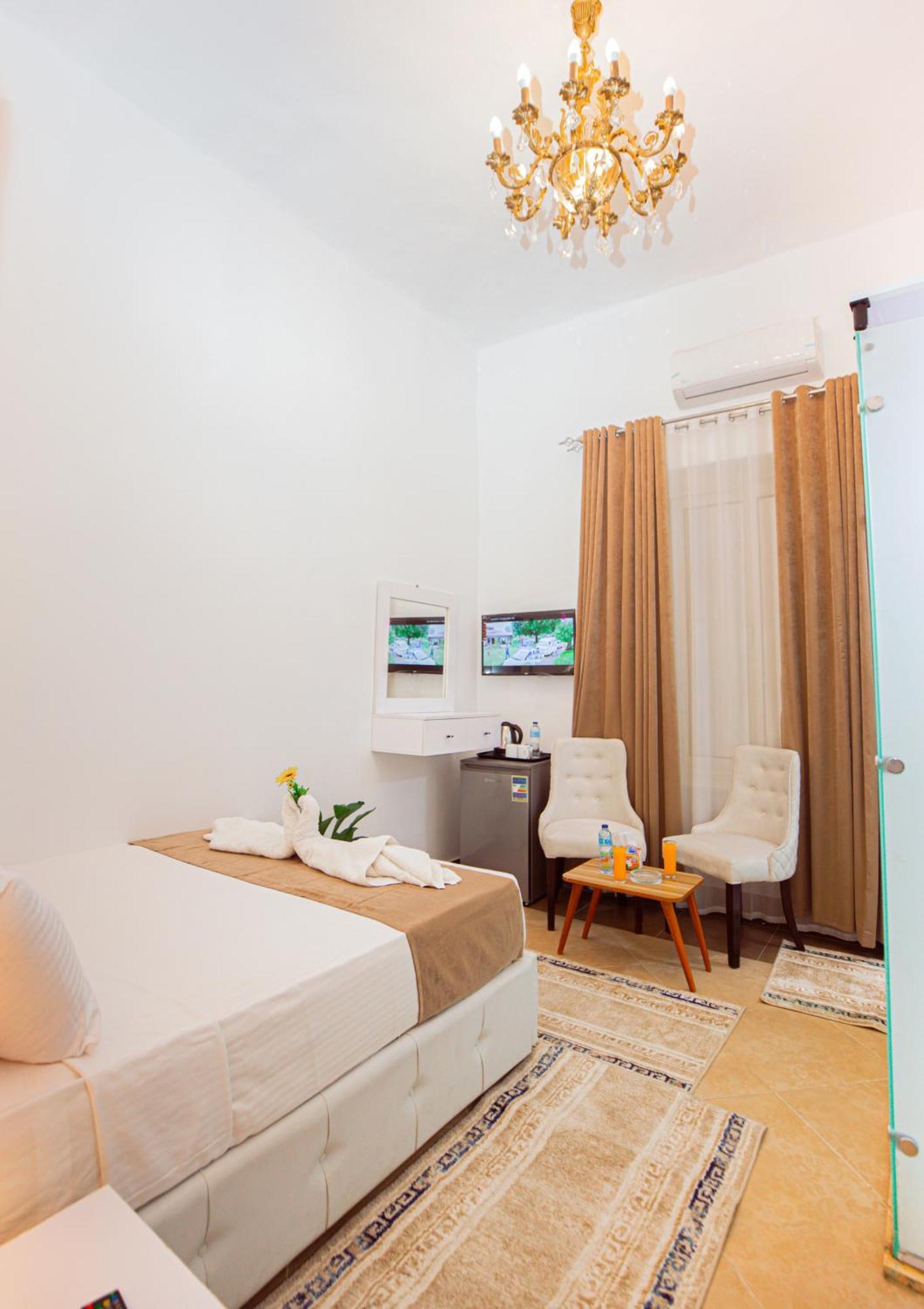 Downtown Antique Hotel Кайро Екстериор снимка