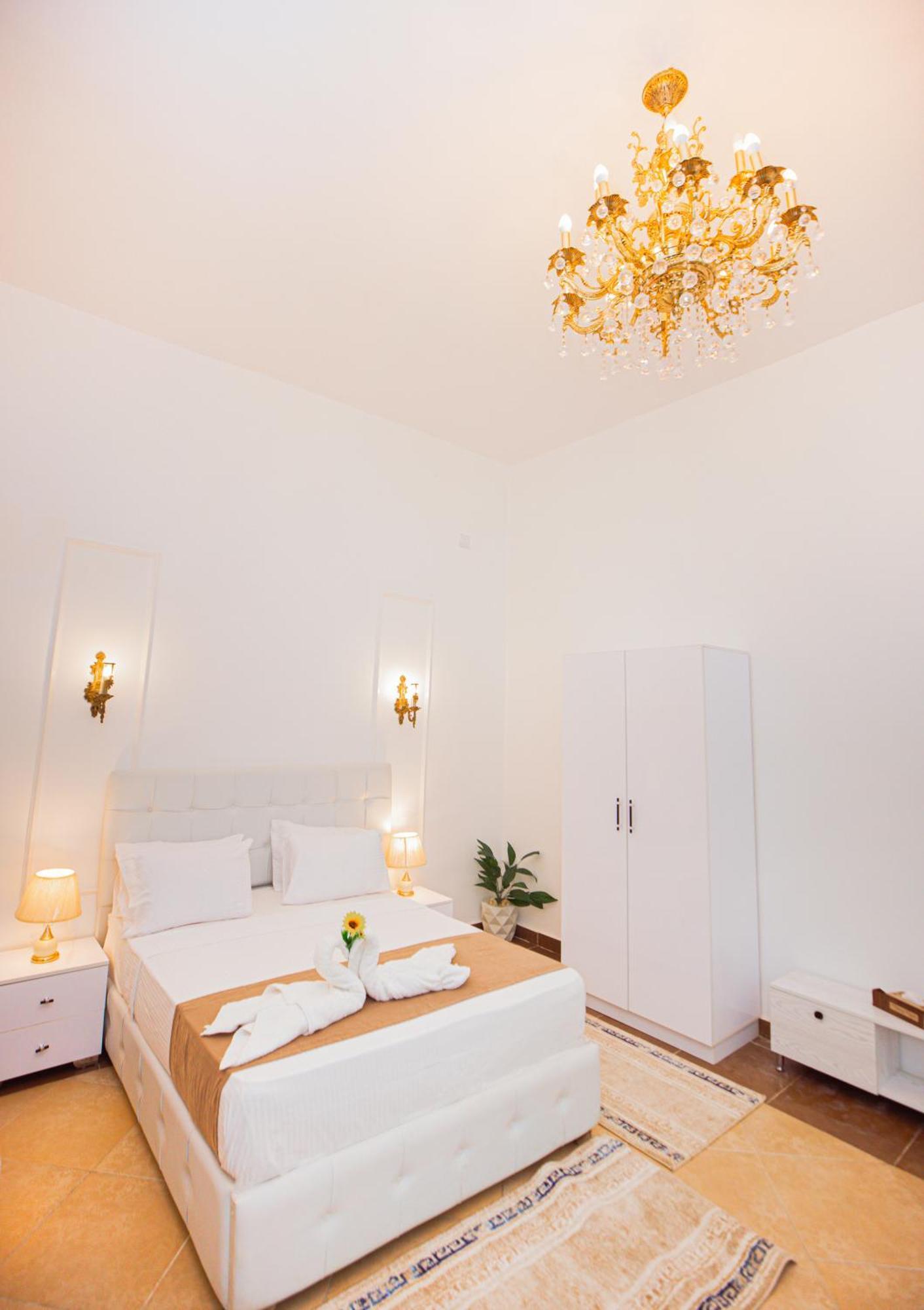 Downtown Antique Hotel Кайро Екстериор снимка