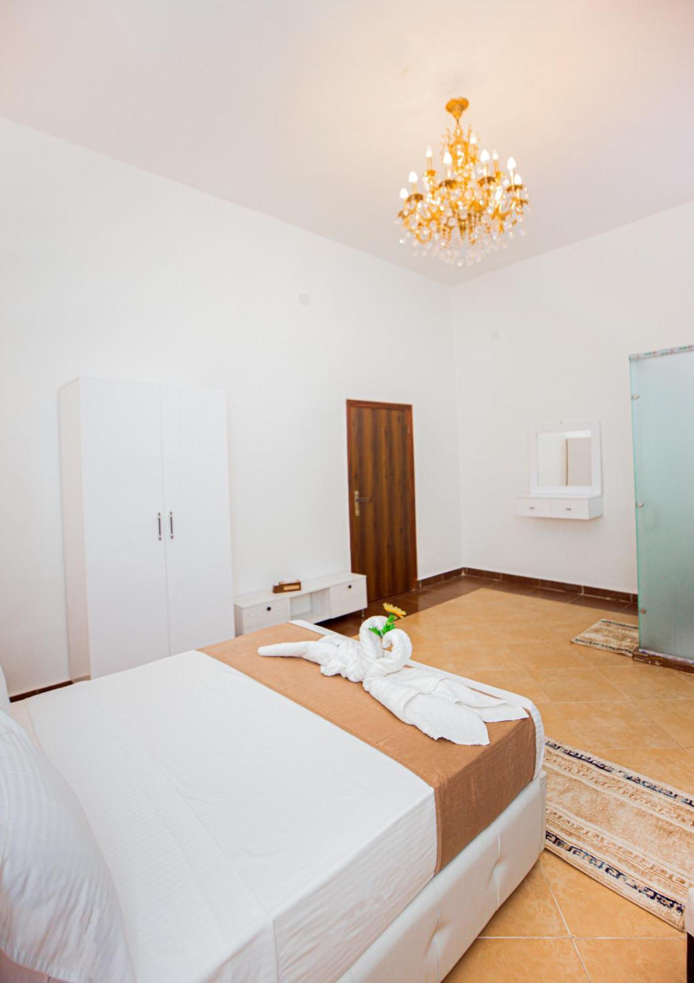 Downtown Antique Hotel Кайро Екстериор снимка